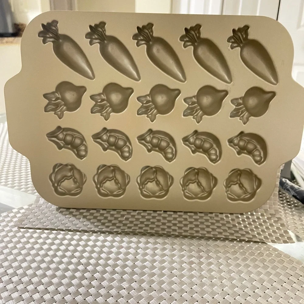 William Sonoma Garden Patch Plaque